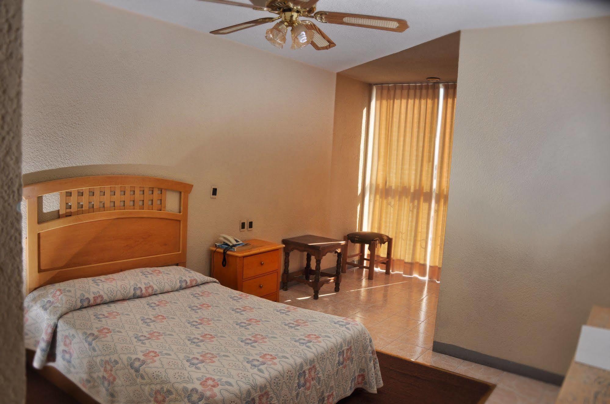 Hotel El Monte Salamanca Kültér fotó
